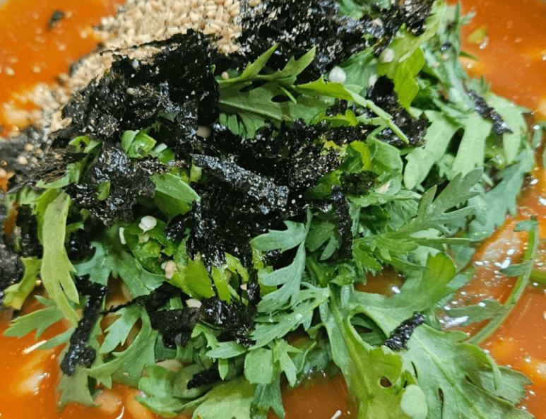얼큰이칼국수 이미지
