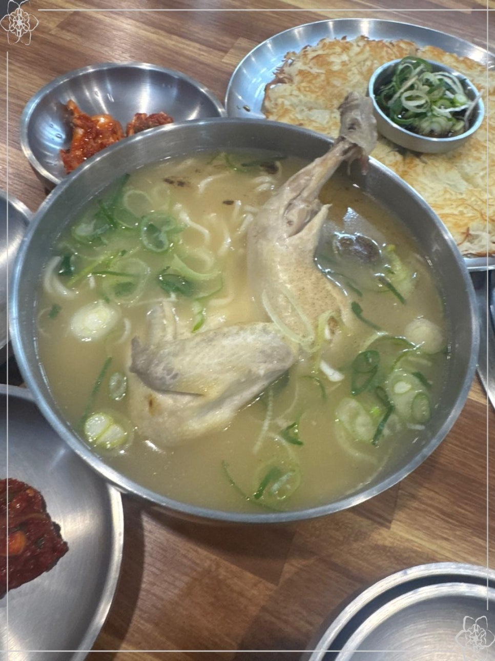 닭한마리칼국수 이미지