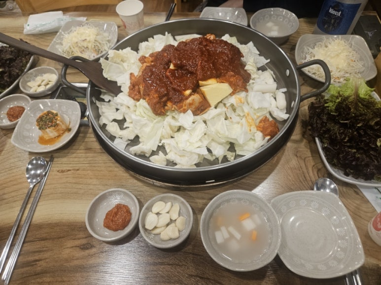 콩닭콩닭닭갈비 이미지