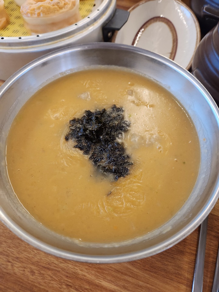 옹심이칼국수 이미지