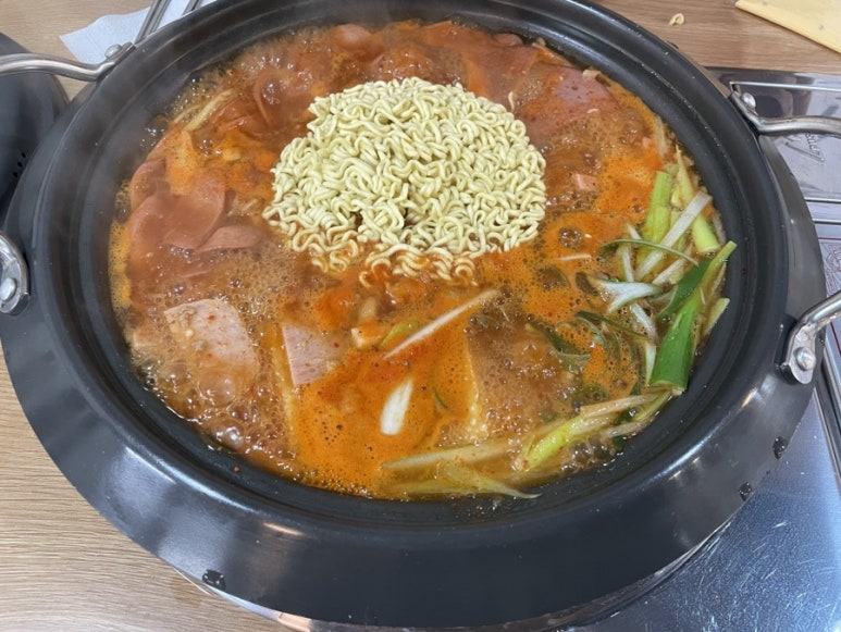 의정부부대찌개집 한강로점 사진 8