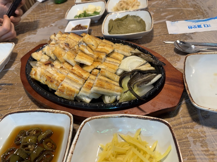 명품장어 이미지