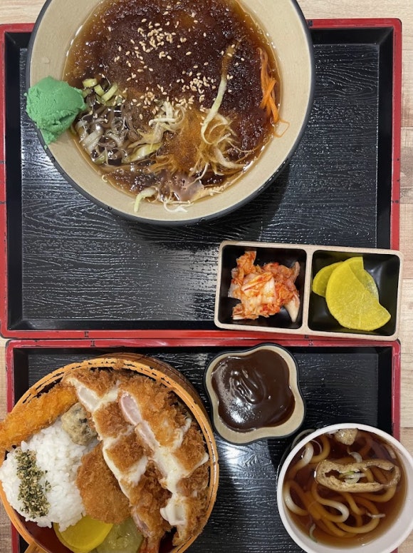 카츠앤맘 이미지