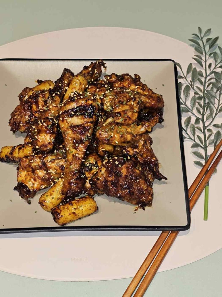 찐이야숯불두마리치킨 이미지