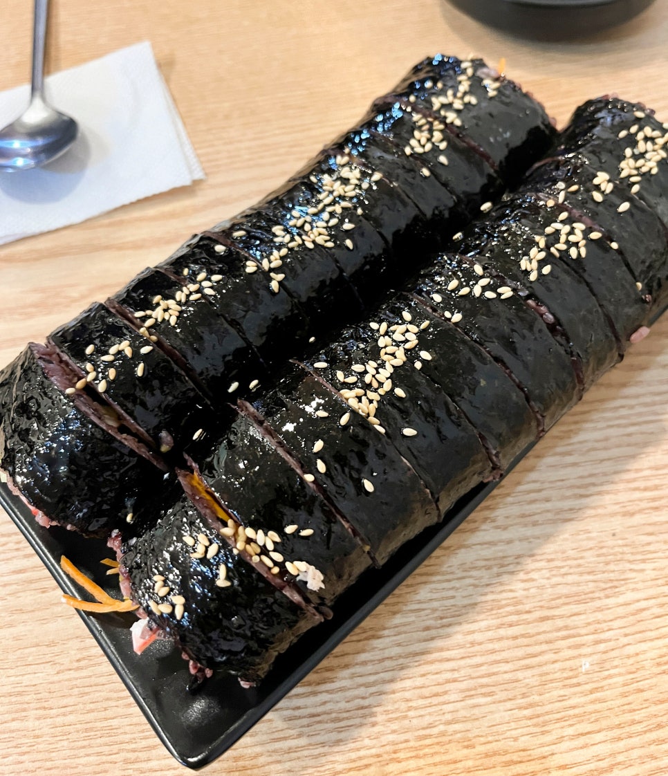 모퉁이흑미김밥 이미지