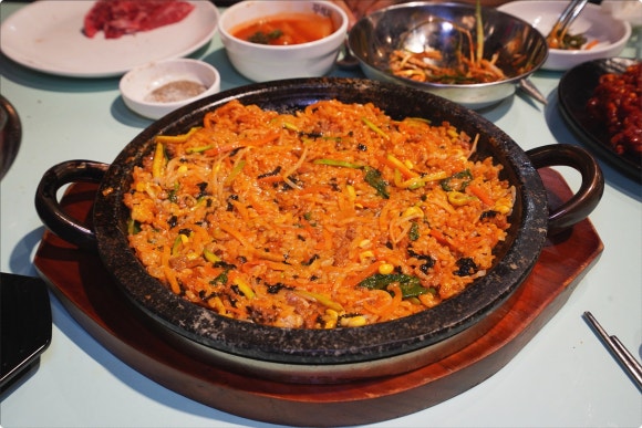 꾸석지돌판한우 이미지