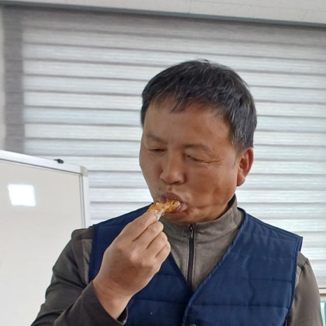 유닭무쇠솥치킨 이미지