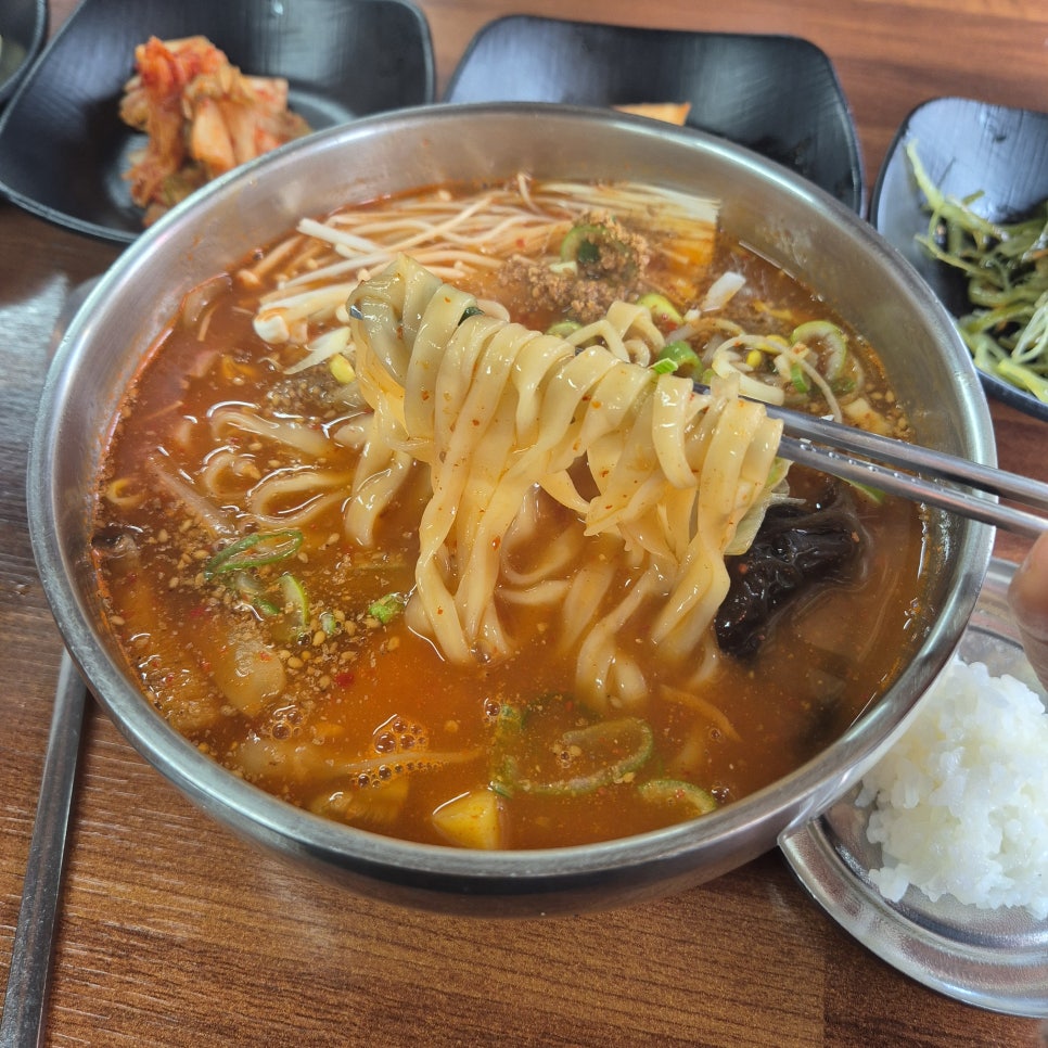청다리쫄면 이미지