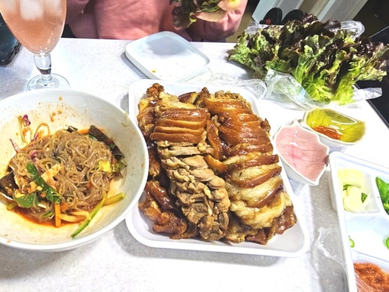 본가장충왕족발 이미지