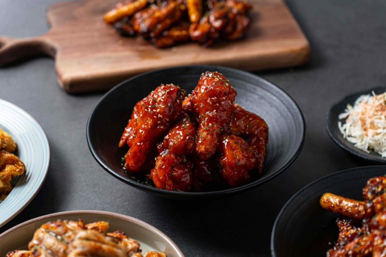 찐이야숯불두마리치킨 이미지