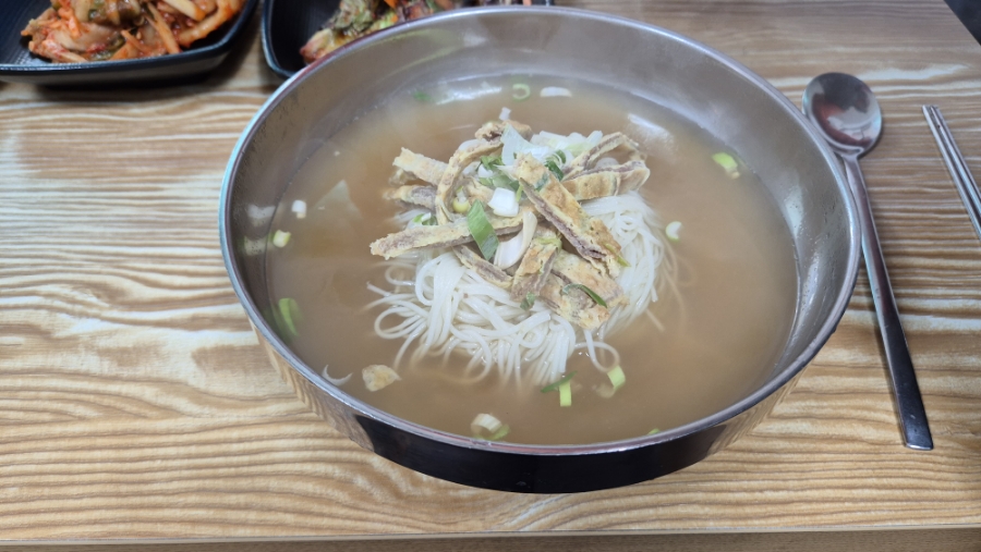 장수멸치국수 이미지