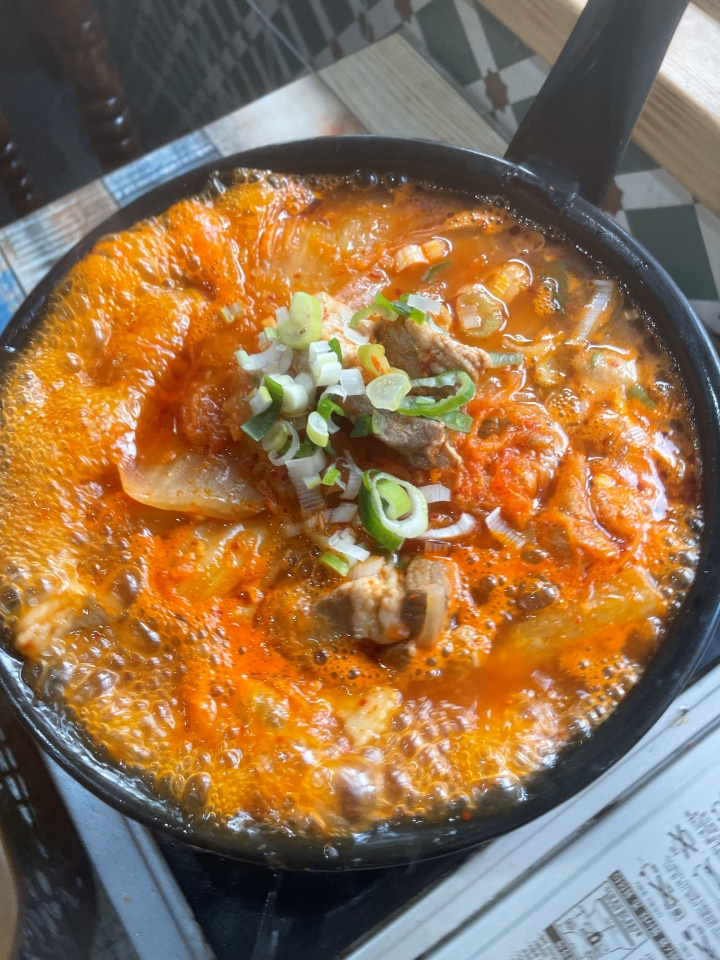 꽃돼지모임 이미지