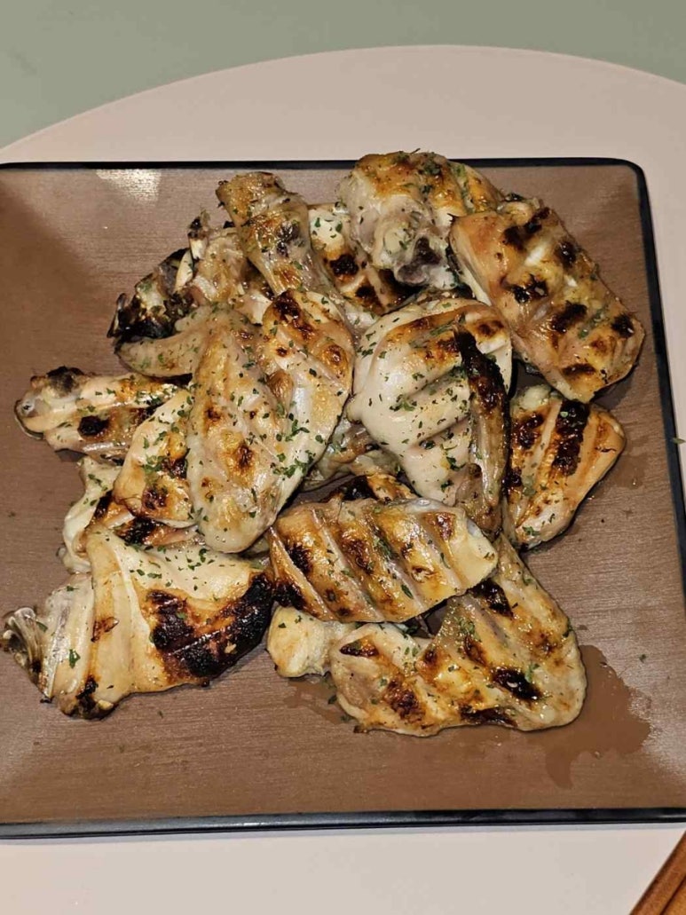 찐이야숯불두마리치킨 이미지