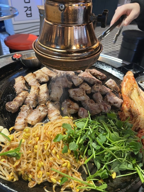 동두천솥뚜껑삼겹살 이미지