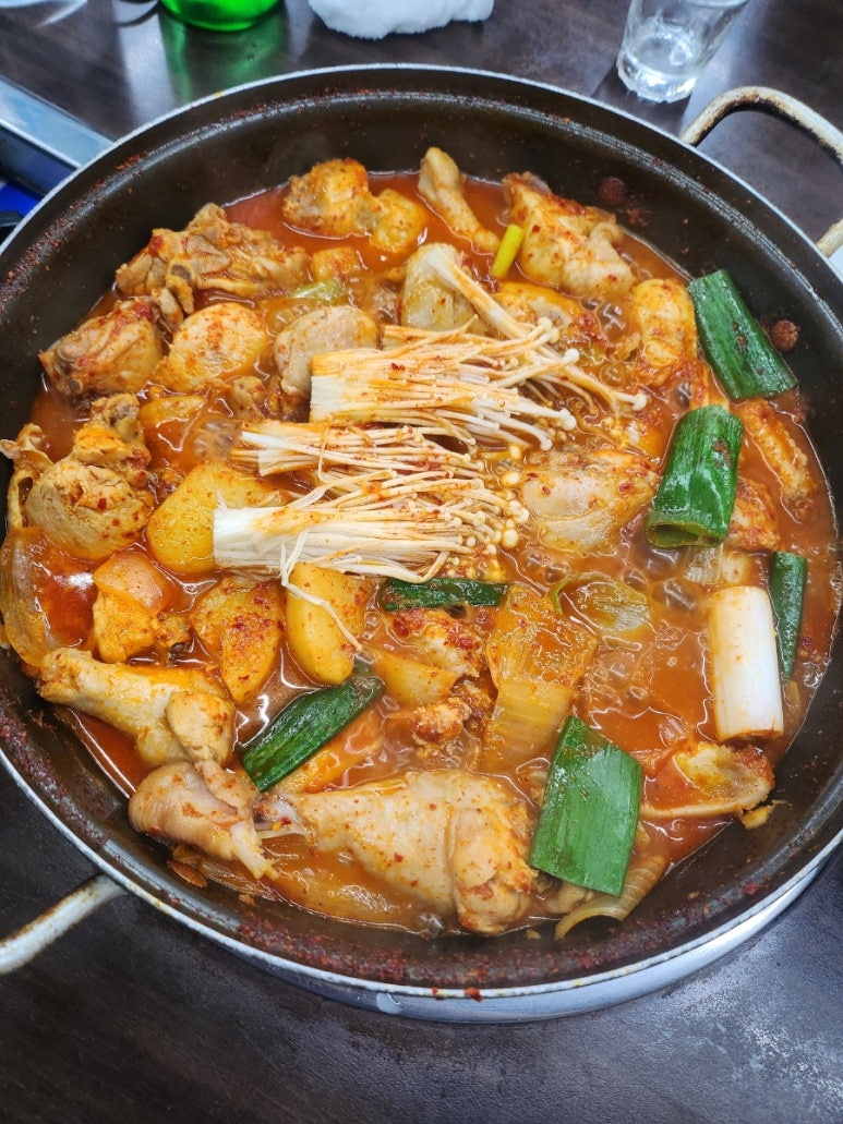 명동능이백숙 이미지
