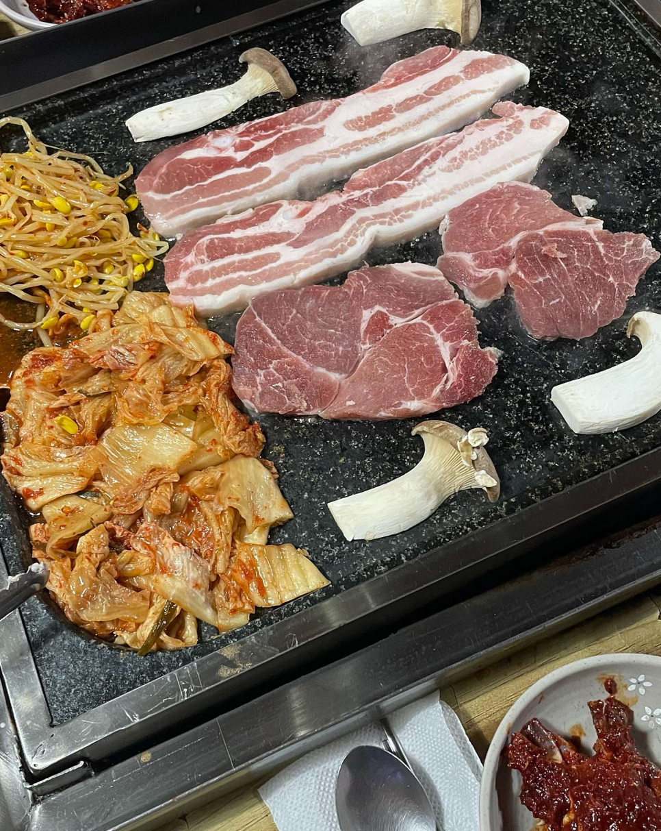 돌돌생삼겹살 이미지