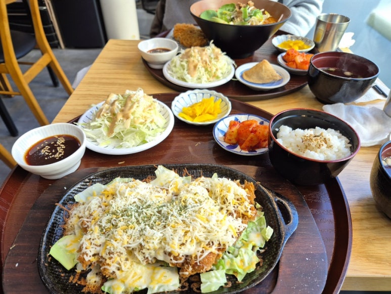 부엉이돈가스 군자역점 이미지