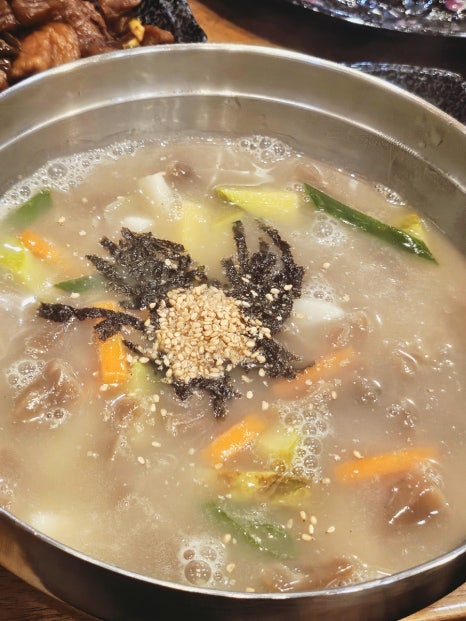통돼지와도토리 이미지