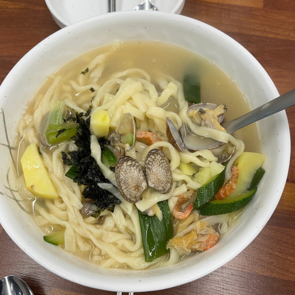 팔봉칼국수 이미지