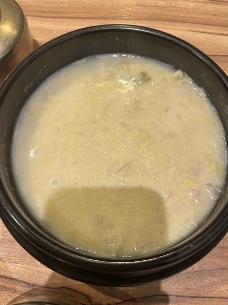 큰 기와집 한상 이미지