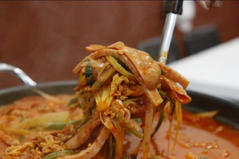 푸짐한옛날부대찌개 이미지