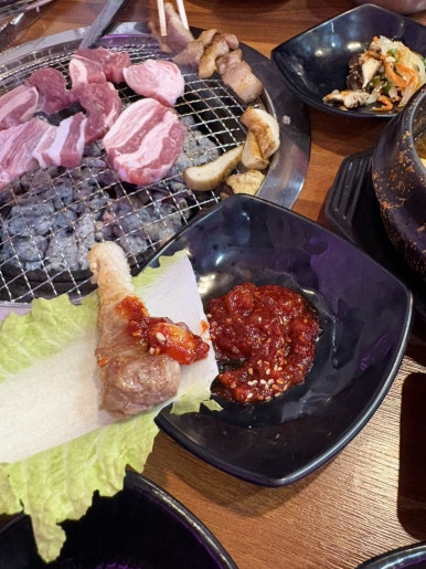 여기오면돈돼지 이미지