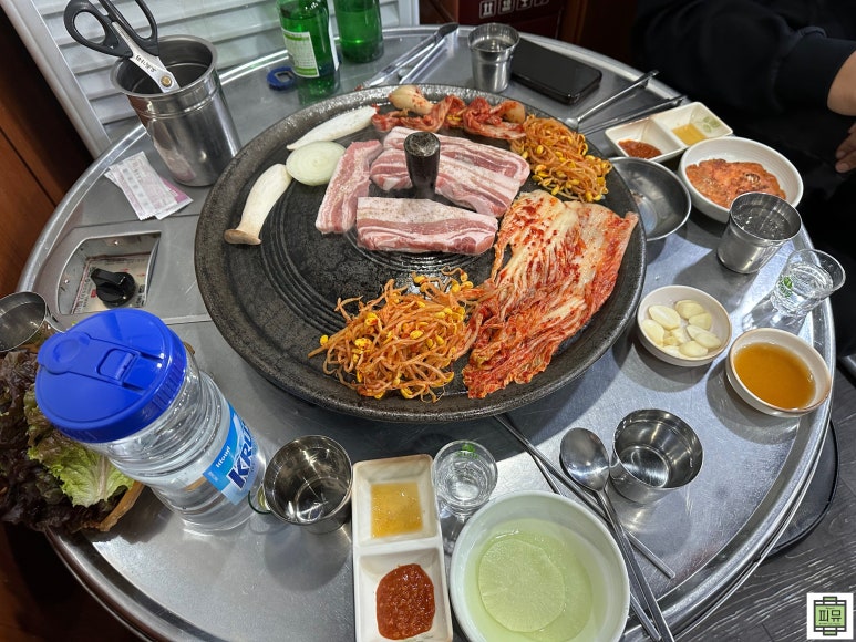 옛날솥뚜껑삼겹살 이미지