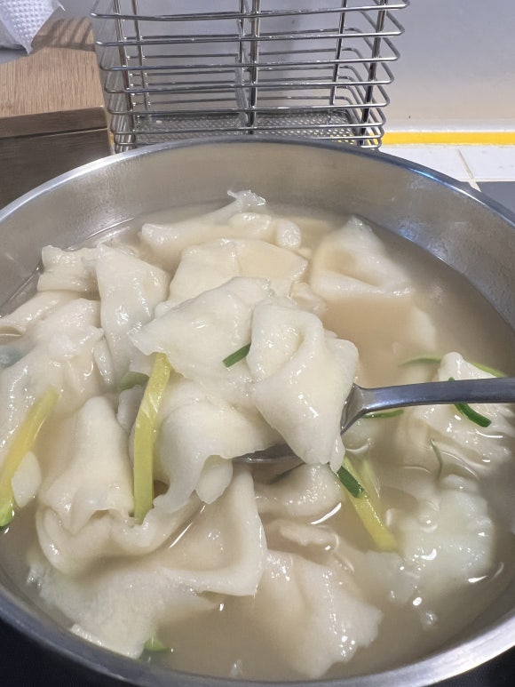 꾸봉수제비 이미지