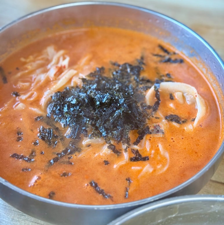 평양칼국수 이미지