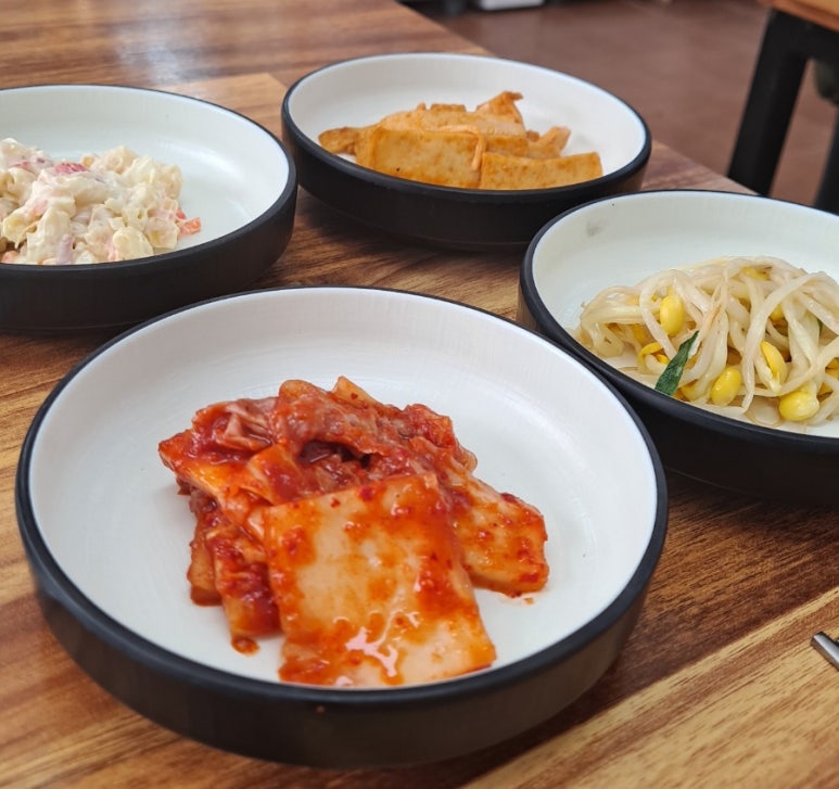 이가네고령촌돼지찌개 이미지