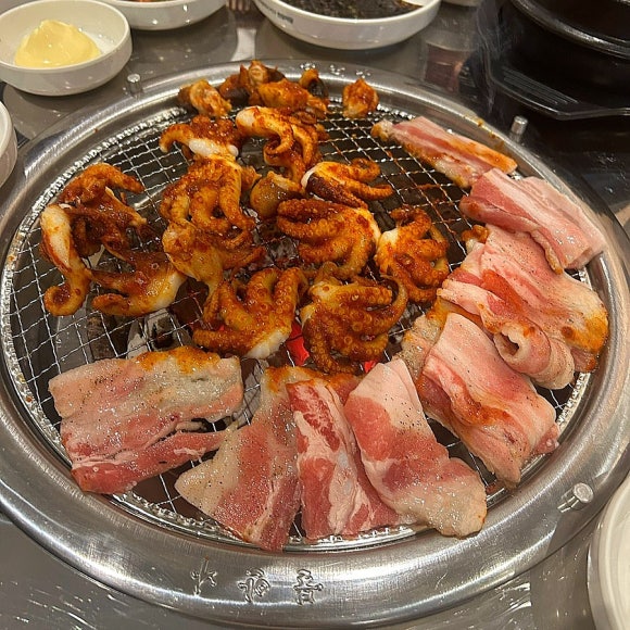 평화 숯불 쭈꾸미 이미지