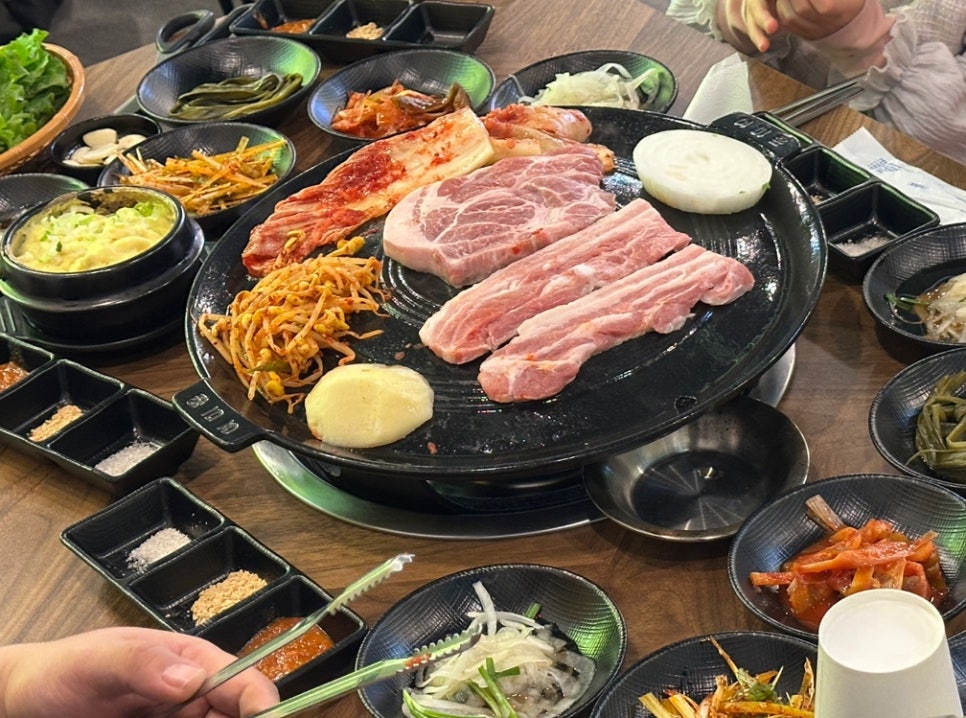 은계호수솥뚜껑삼겹살 이미지