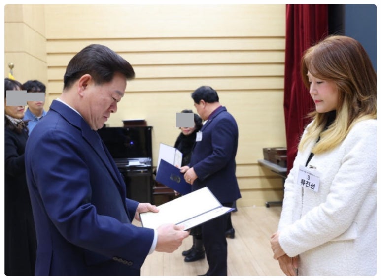 머리하는 이미지