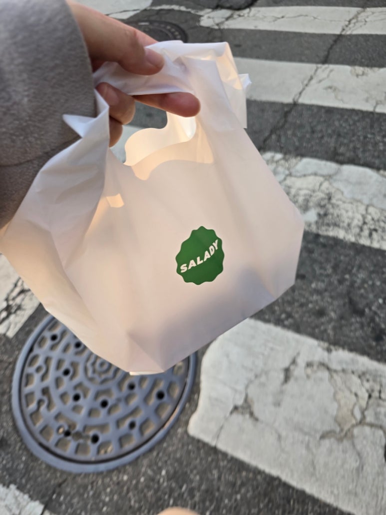 샐러디경희대점 이미지