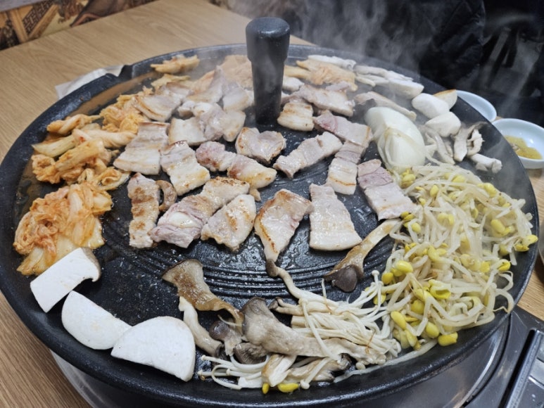 시골가마솥삼겹살 이미지
