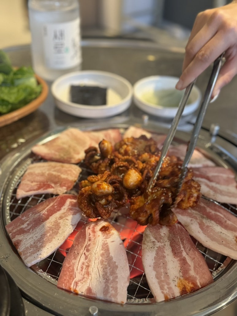 평화 숯불 쭈꾸미 이미지