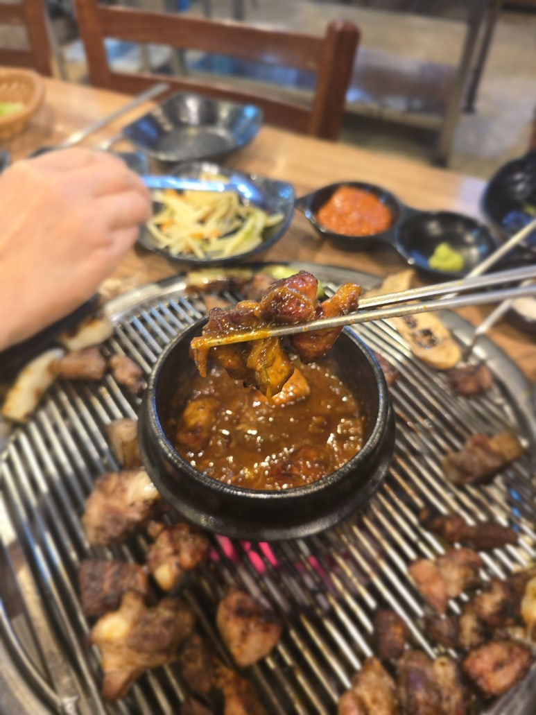 덕수아이흑돼지 이미지