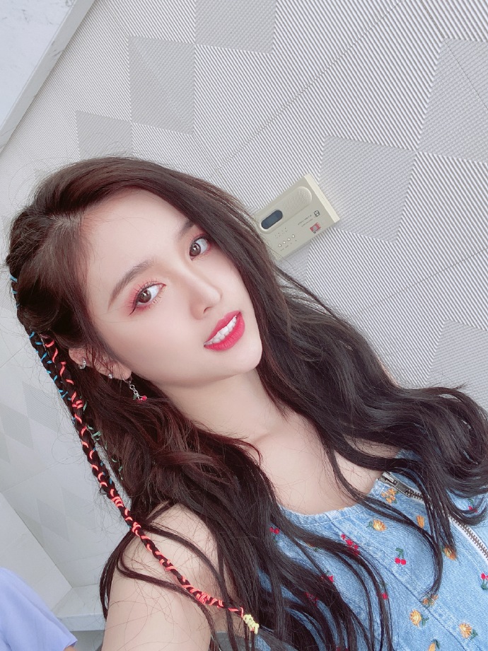 중국 배우 슬렌더 걸그룹 몸매 아이돌 창조101 화전소녀 우주소녀 선의 웨이보, 晚上见哝 : 네이버 블로그