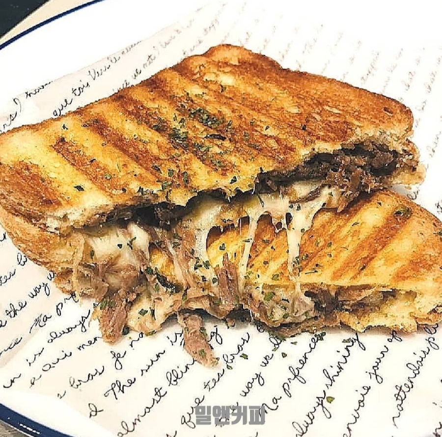 커피앤밀 이미지