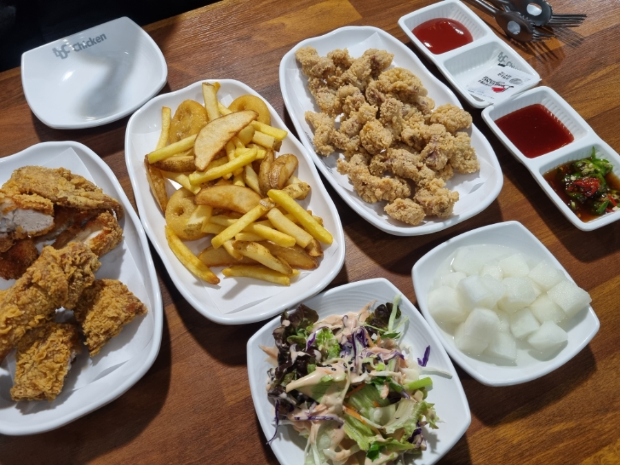 디디씨치킨 이미지