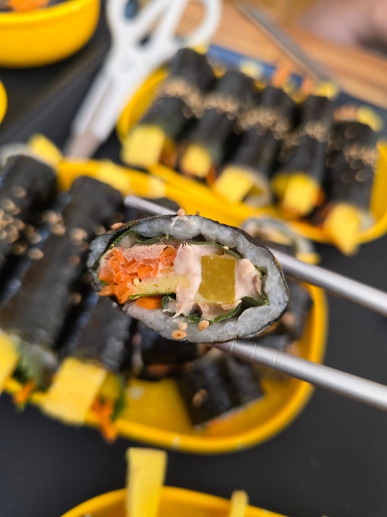 뚱김밥 이미지