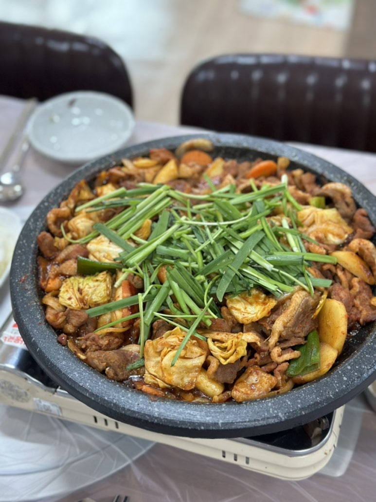 앞산옻닭앞산생오리마을 이미지