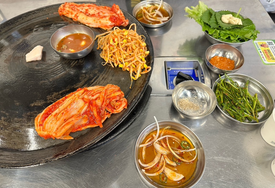동두천솥뚜껑삼겹살 안양일번가점 이미지
