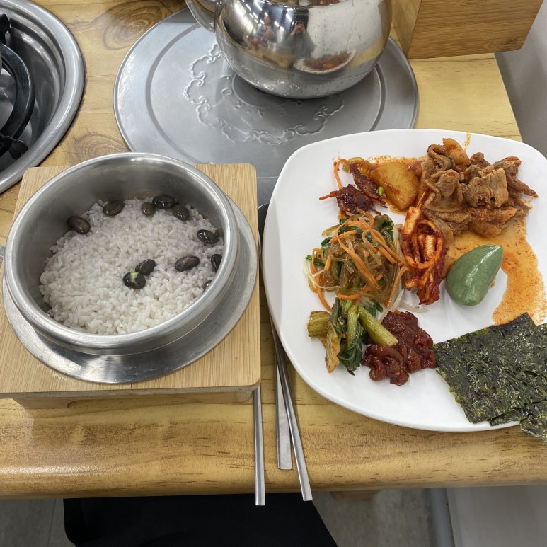 윤가네한식부페 이미지
