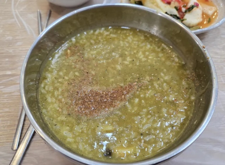 아침빛 등대 이미지