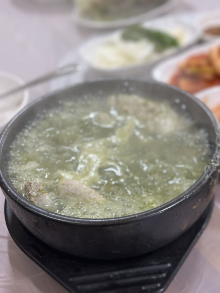 앞산옻닭앞산생오리마을 이미지