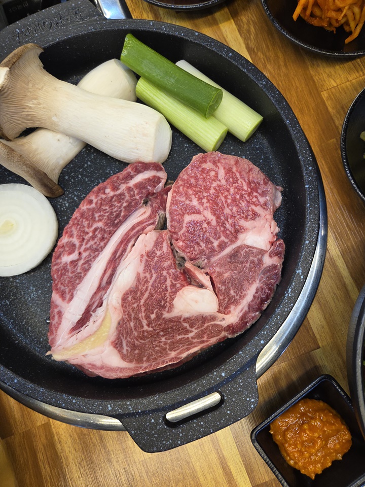 단골식육식당 이미지