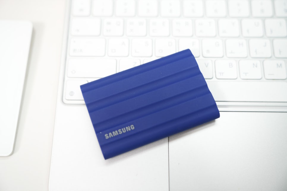 삼성 T7 Shield 1TB SSD 외장하드+ M4 아이패드 프로 7세대 "영상 편집과 사진 작업을 뱁업을 완벽한 조합" 이미지 5