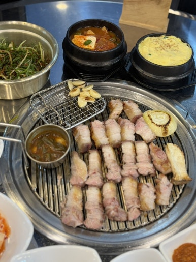 가윤흑돼지 이미지