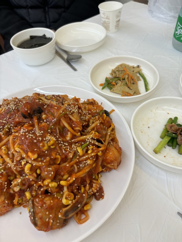 서해아구동해밀면 이미지